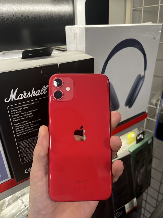 Айфон 11 в идеале скоробкой