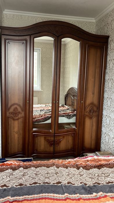 Продается спальный гарнитур