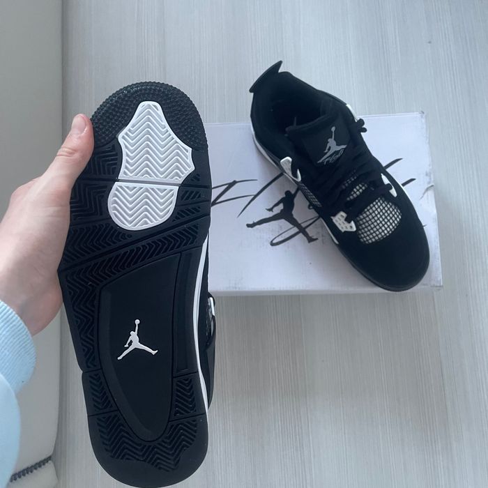 Jordan 4 White Thunder Mărimea 43