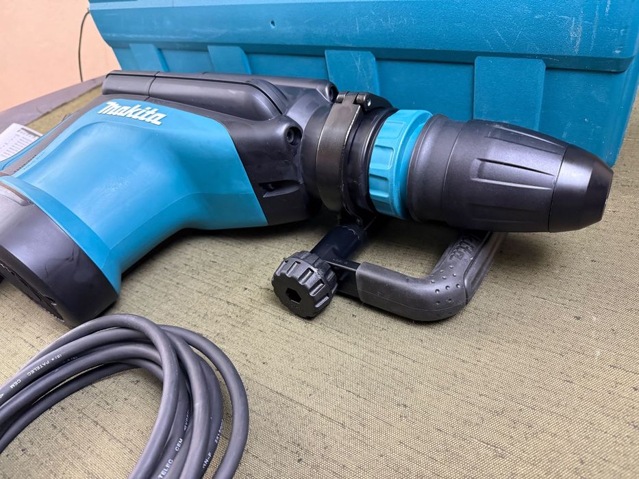Makita HM1213C – професионален къртач SDS-Max AVT – чисто нов