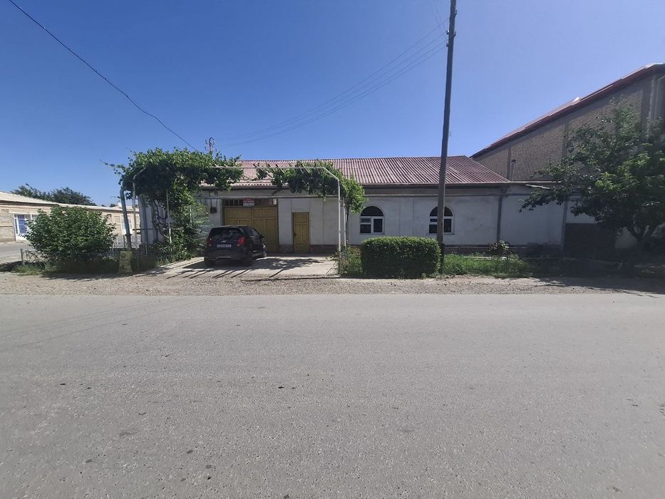 Участка срочна сотилади