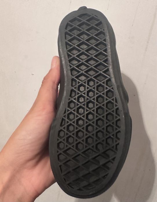 Чисто нови детски обувки Vans номер 27