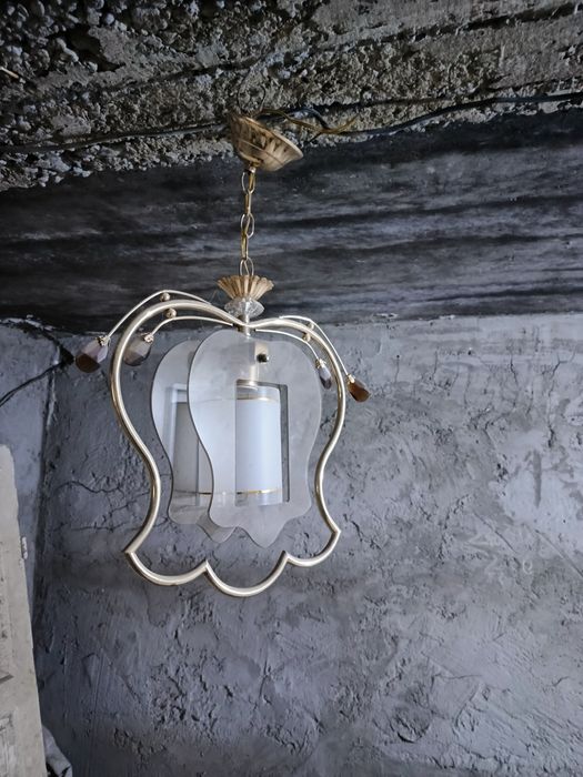 Ковры , дорожки , люстры б/у продаются