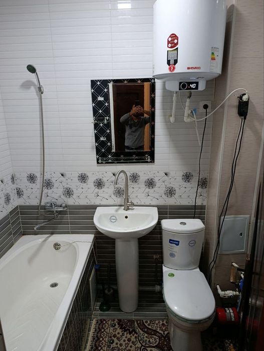 Срочно 2 хоналик янги гиштлик домдан квартира сотилади 60 квм