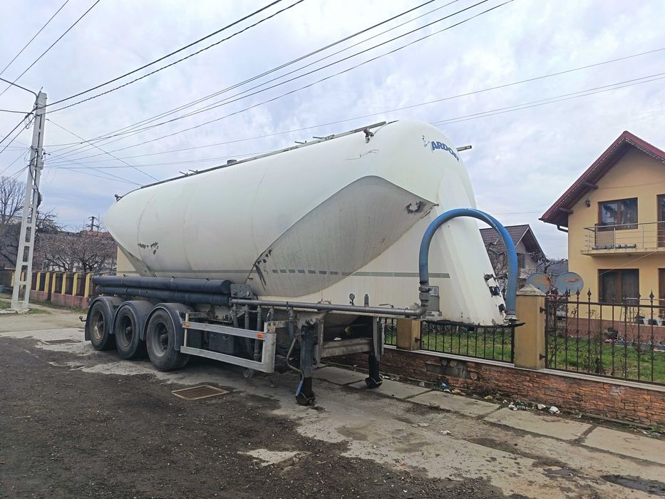 Semiremorca Cimentruck