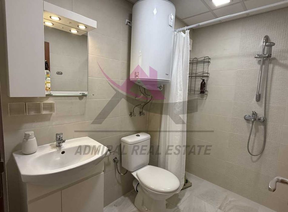 Дава се под наем Двустаен апартамент в Варна, Център - 86 кв.м за 598.23 € - Снимка #3