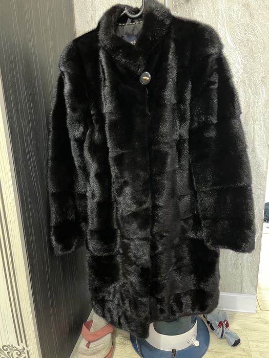 Продам норковую шубу.