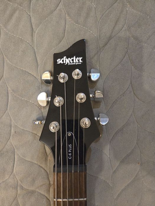 Продам электрогитару schecter c6 plus