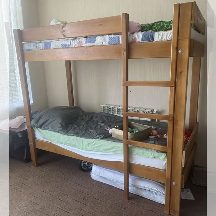 Детская двухярусная двухэтажная кровать