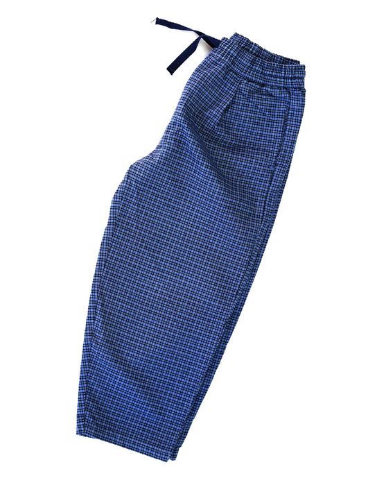 Чисто нов кариран мек детски панталон на марката ZARA.