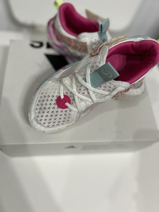 Pantofi sport vara ‘ decathlon marca ,marimea 34