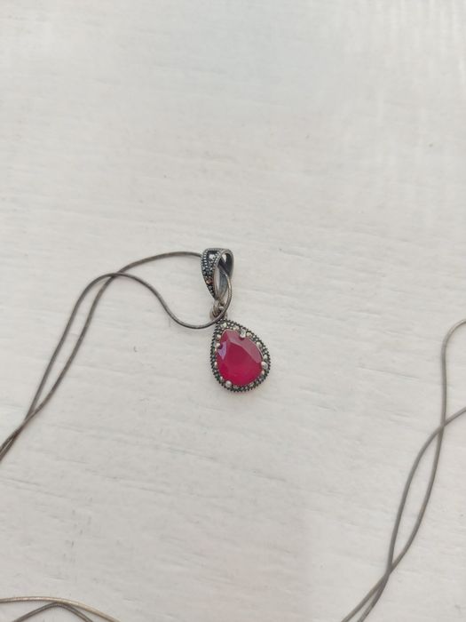 Сребърни бижута с естествен камък