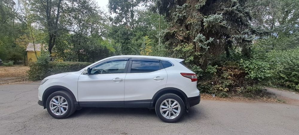 Продам Nissan qashgai 2014