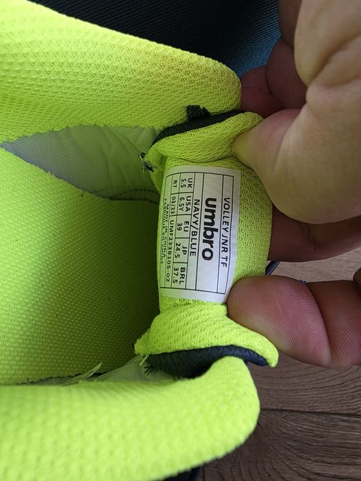 Adidasi Umbro sintetic 39