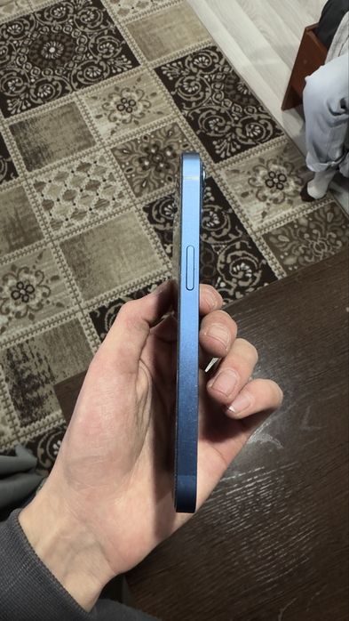 Продам iphone 13