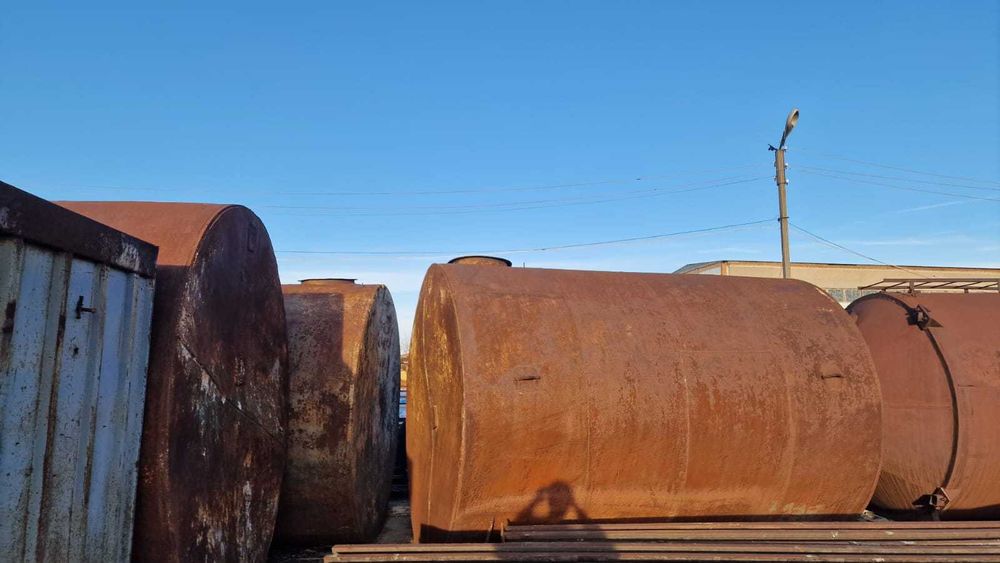 Продам емкости, полки