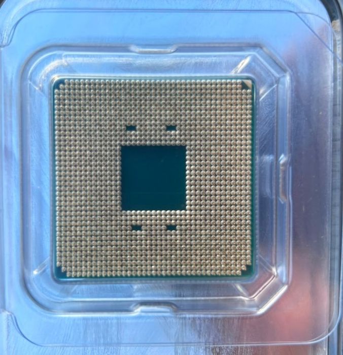 Процессор Ryzen 5 5600 совершенно новый