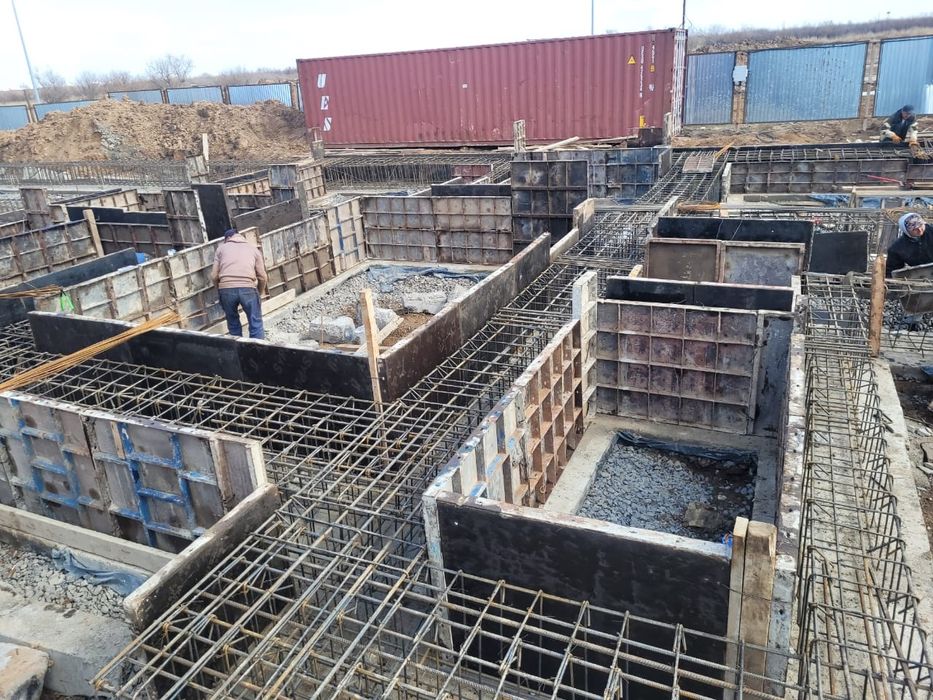 Бригада строителей