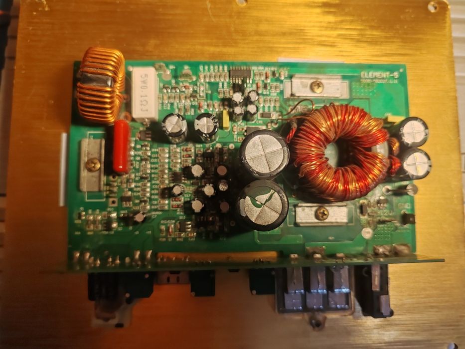 Продам авто усилитель