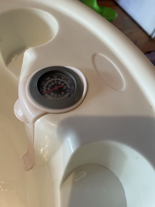 Ваничка за бебе със стойка