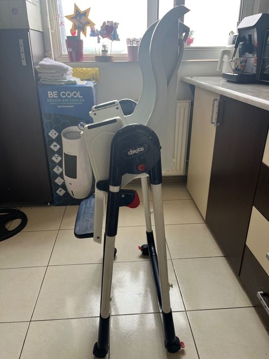 Scaun de masă bebe chicco