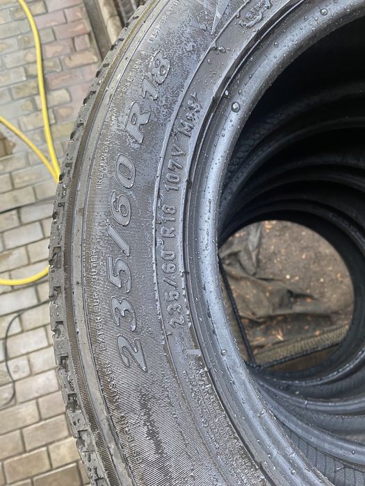 Шины б/у 235/60 r18