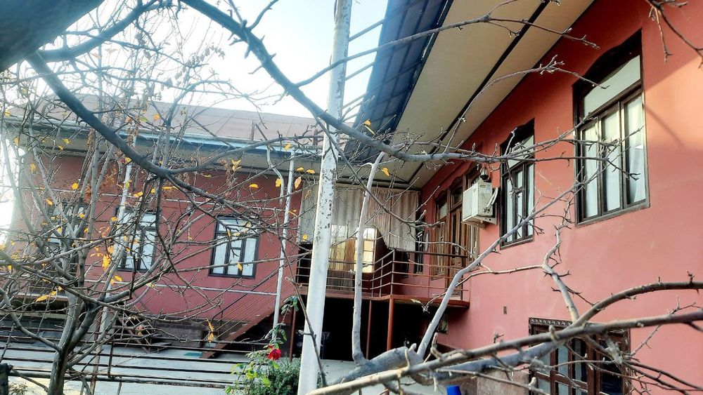Zudlik bilan Uy sotiladi Namangan viloyati Yangiqoʻrgʻon tumani Zarken