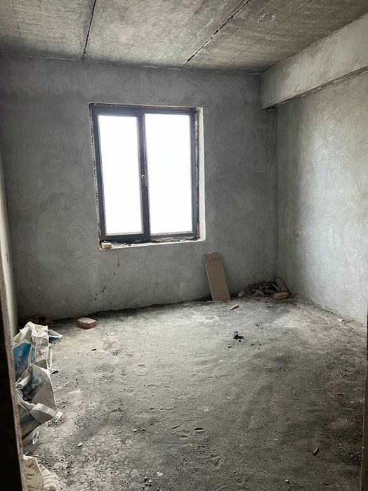 Новостройка шахар марказида квартира сотилади !!!