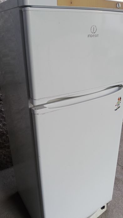 Холодильник Indesit