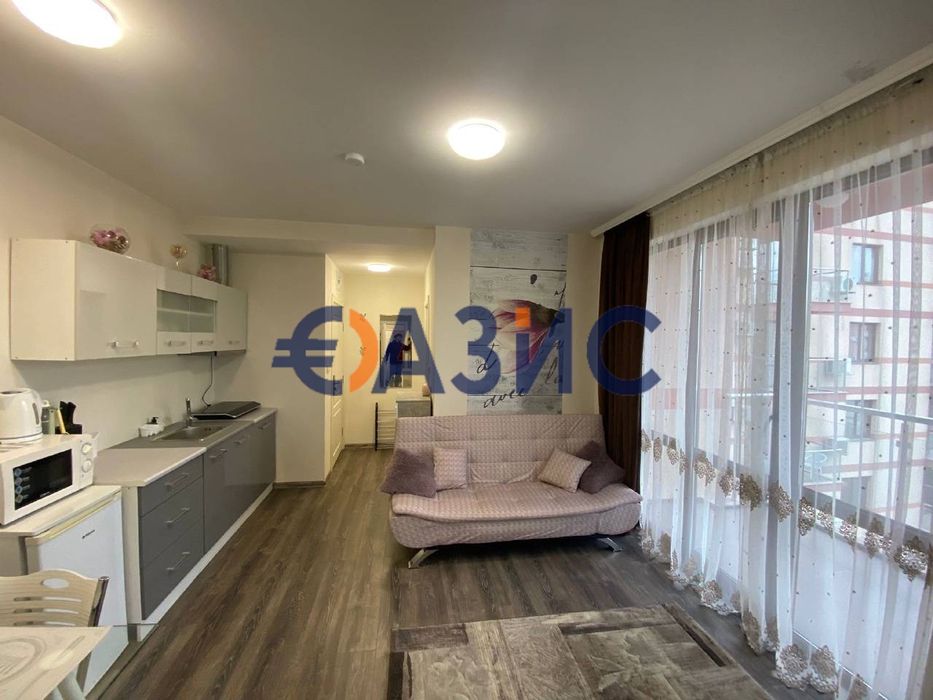 Продава се Двустаен апартамент в к.к. Слънчев бряг - 59 кв.м за 1373 €/кв.м - Снимка #2