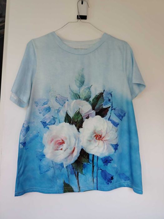 Tricou bleo cu flori, marimea 38-40/M