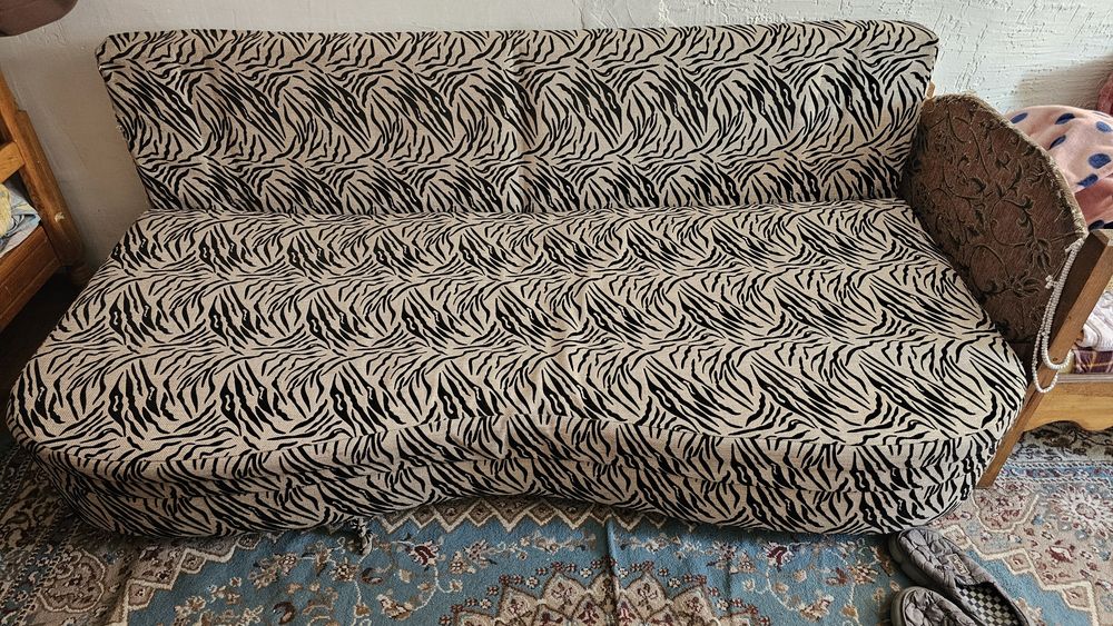 Продам диван тахта