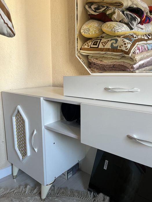 Комод с тумбой продется