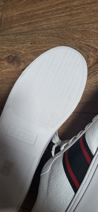 Adidasi barbati GUESS
