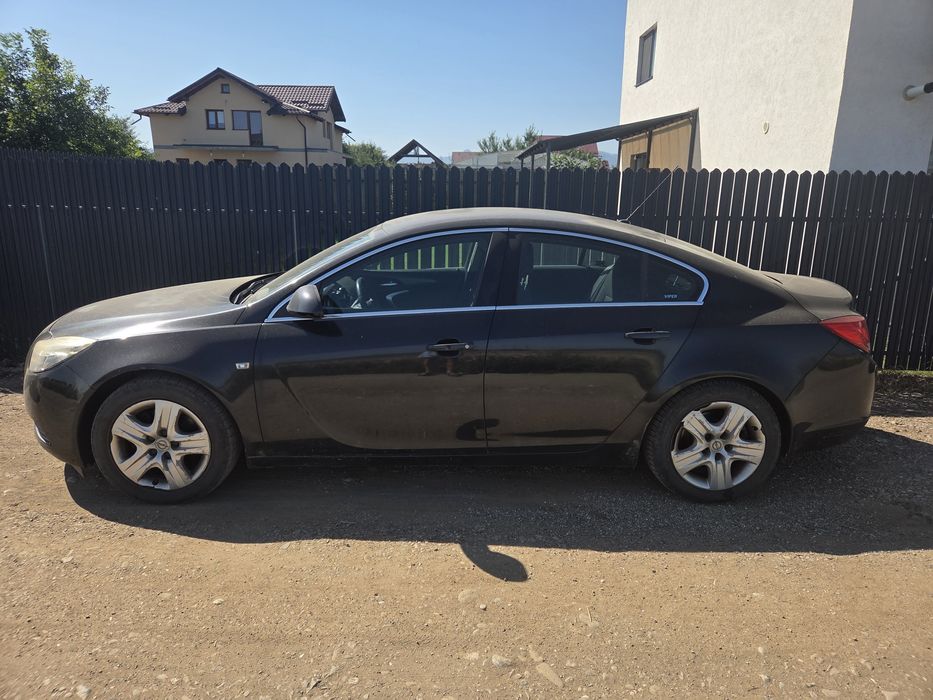 Vând Opel Insignia