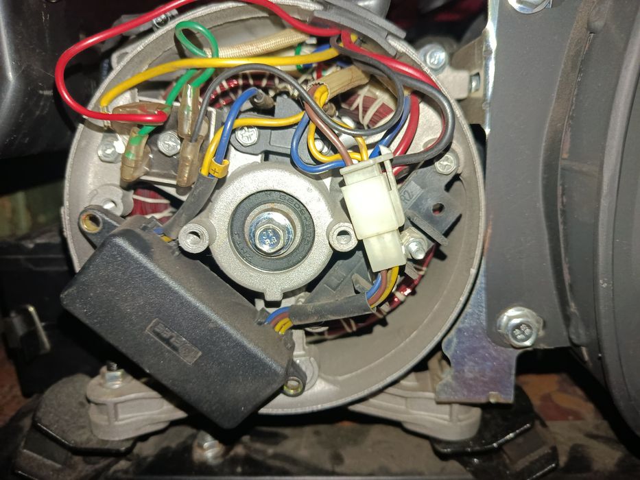 Продам бензогенератор 3,5 киловатт