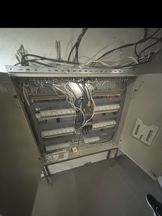 Продава се Промишлена сграда в Брезник - 8002001 кв.м за 0 €/кв.м - Снимка #18