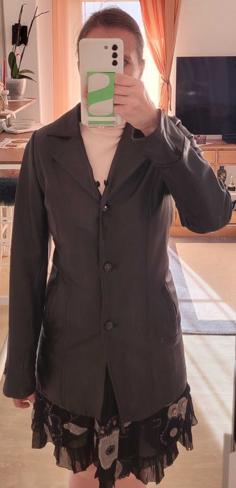 Haina neagra-dama-piele naturala , mar. 40 (cu gaici pentru blana)