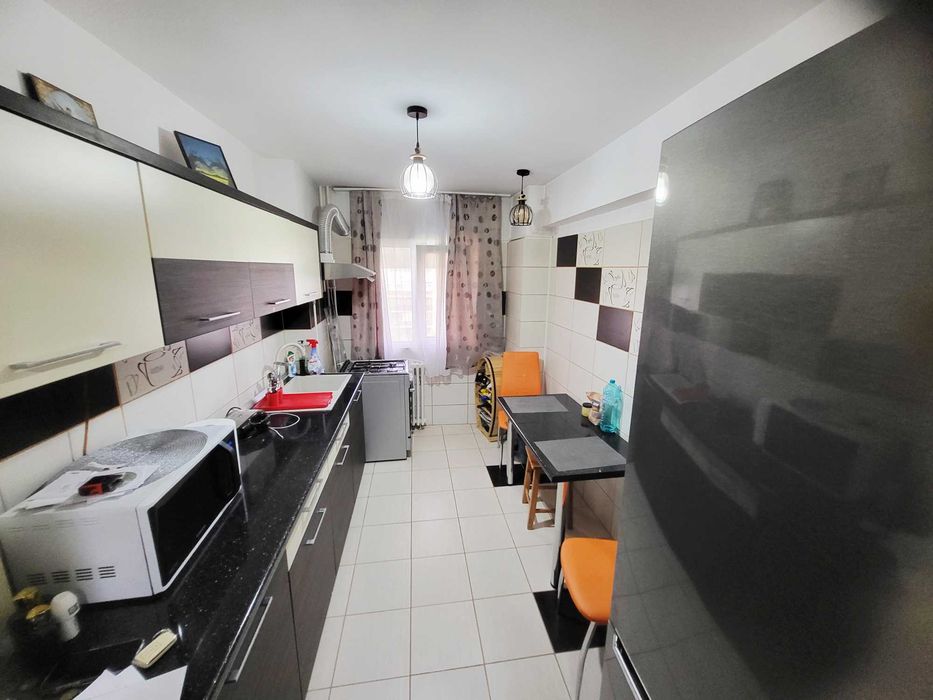 ***PROPRIETAR*Apart. 2 camere*Decomandat*60 Mp*Et. 5 / 10*Constr. 1985*Sud*Bdl. Bucuresti***