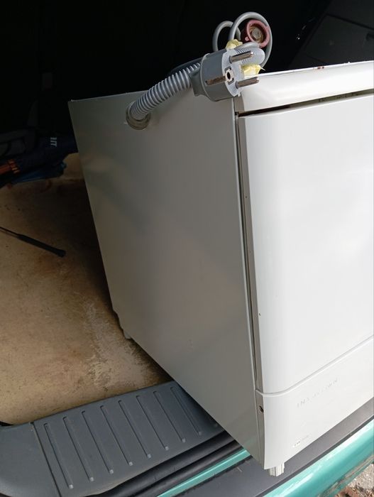 Бяла кухненска техника