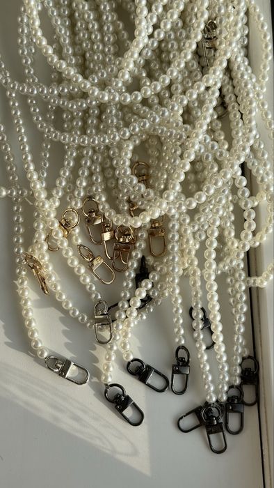 В наличии! Ремень для сумкт из экожемчуга