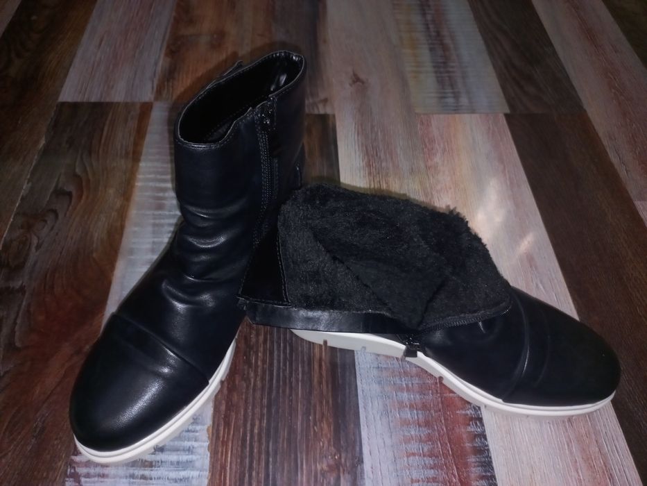 Дамски кецове и боти
