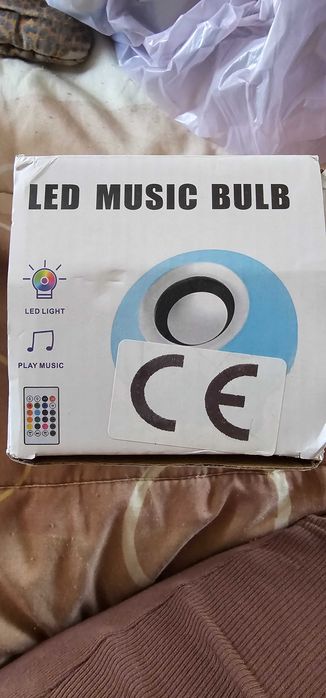 Музикална лед крушка с дистанционно