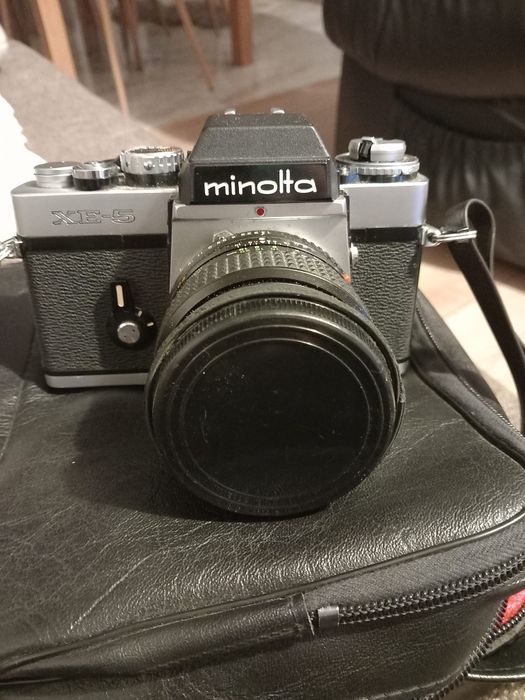 Vând aparat foto minolta xe-5 !