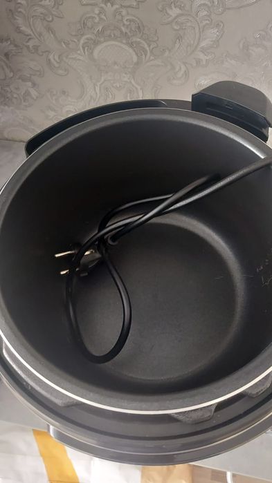 Продам мультиварку-скороварку.