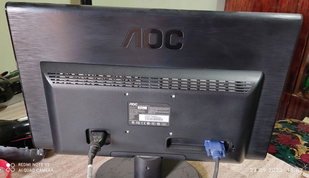 Monitor 19 lik sotiladi AOC