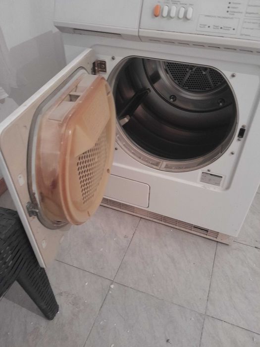 Продавам сошилна Миеле