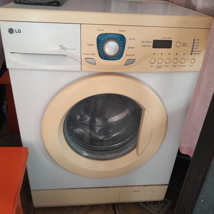Продам машинку автомат б/у