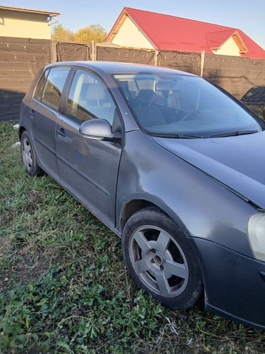 Dezmembrez  vw golf 5