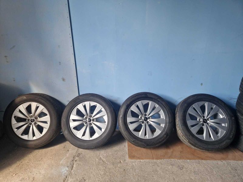 Audi Q8 R19/4M8 нови летни гуми с оригин. джанти
и датчици 265/55/R19